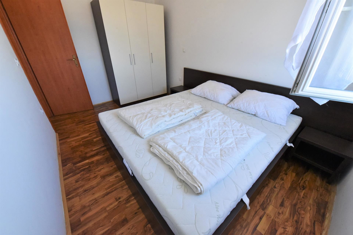 Vrstna hiša - 2 km do morja